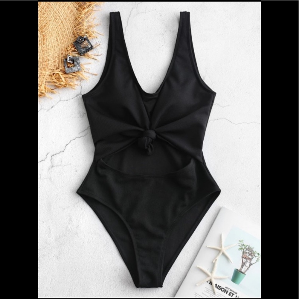 BRAND NEW Zaful ribbed knotted cut out one piece
